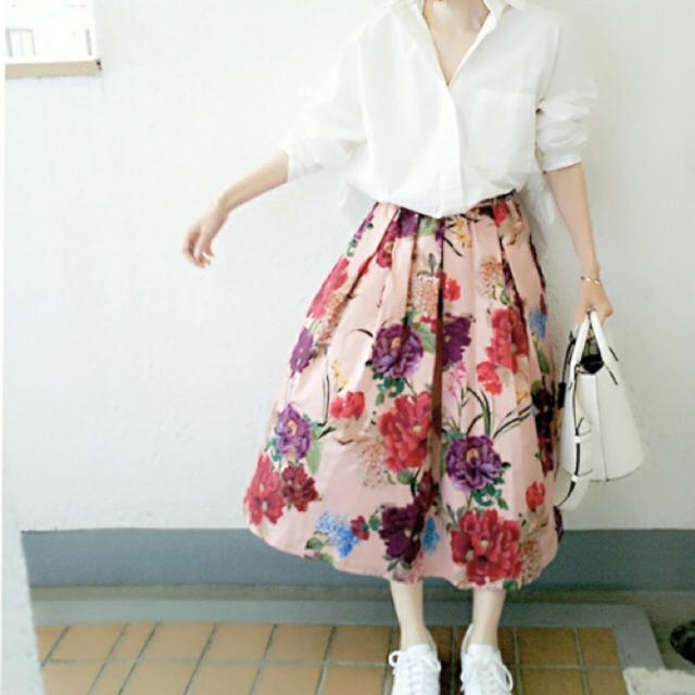 ZARA(ザラ)のZARA  花柄  ロング  スカート   美品   インスタ  レディースのスカート(ロングスカート)の商品写真