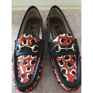 グッチ(Gucci)のローファー GUCCI 35 1/2(ローファー/革靴)