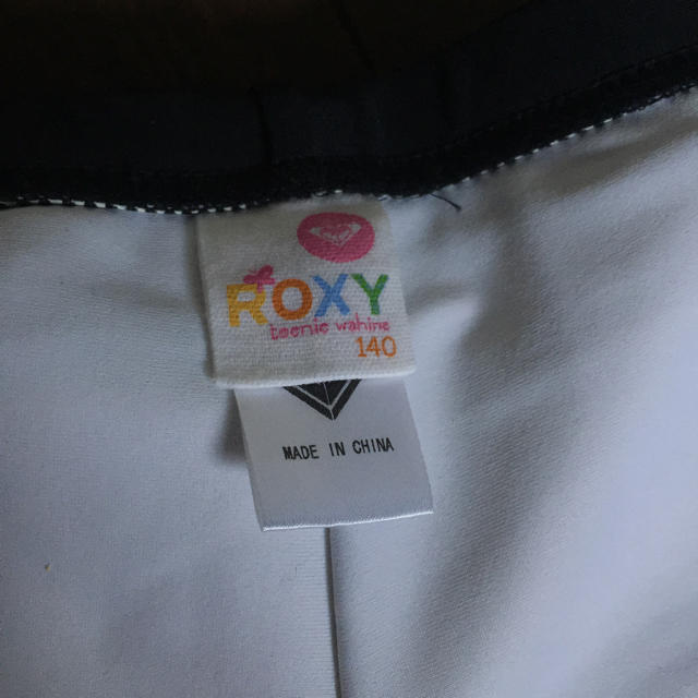 Roxy(ロキシー)の専用☆☆☆ロキシー 水着 新品  キッズ/ベビー/マタニティのキッズ服女の子用(90cm~)(水着)の商品写真