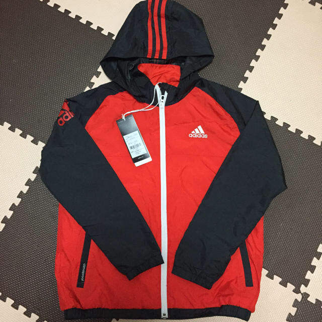 adidas(アディダス)のadidas  ウィンドブレーカー キッズ/ベビー/マタニティのキッズ服男の子用(90cm~)(ジャケット/上着)の商品写真