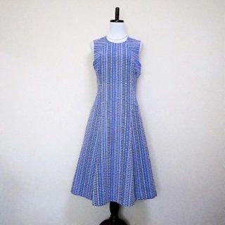 アンクライン(ANNE KLEIN)の新品【アンクライン】ドット刺繍スカイブルーミモレ丈フレアワンピースM(ロングワンピース/マキシワンピース)