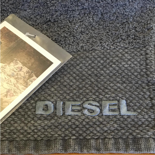 DIESEL(ディーゼル)のDIESEL バスタオル  あや様専用 インテリア/住まい/日用品の日用品/生活雑貨/旅行(タオル/バス用品)の商品写真