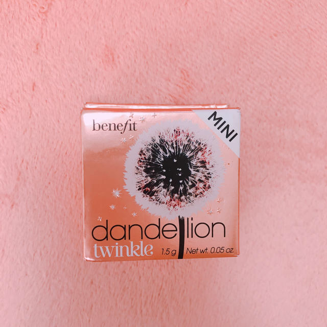 Benefit(ベネフィット)のbenefit dandelion ハイライト ➕RMKポーチ コスメ/美容のベースメイク/化粧品(フェイスカラー)の商品写真