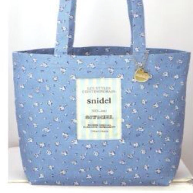 SNIDEL(スナイデル)のsnidel＊花柄ビッグショルダーバッグ レディースのバッグ(ショルダーバッグ)の商品写真