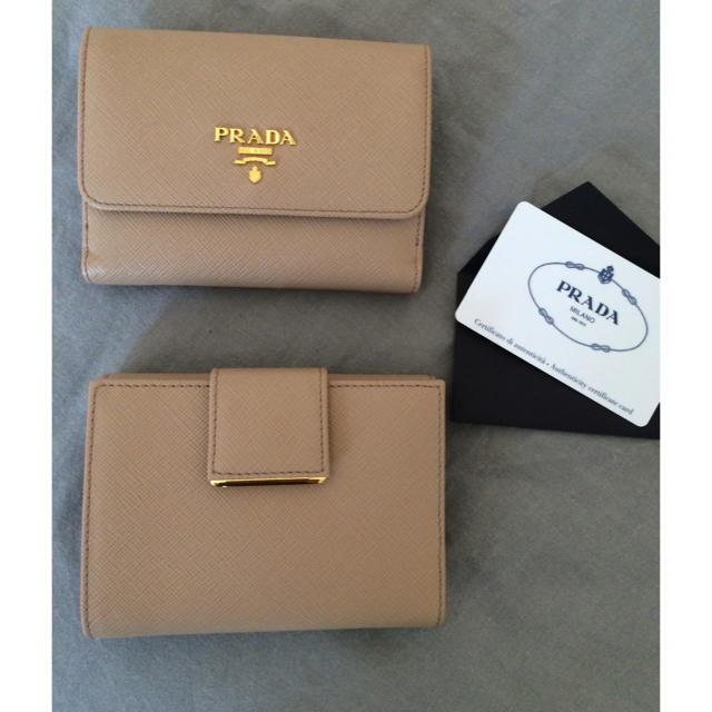 PRADA(プラダ)の【専用】PRADA新品 サフィアーノ 二つ折り財布 CAMMEO レディースのファッション小物(財布)の商品写真