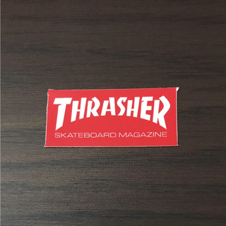 スラッシャー(THRASHER)の【縦1.9cm横4.1cm】THRASHER ミニステッカー(スケートボード)