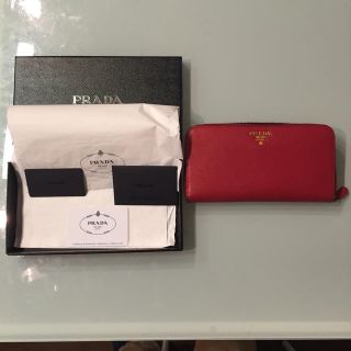 プラダ(PRADA)のPRADA 長財布 レッド 美品(長財布)