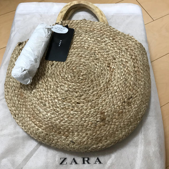 ZARA(ザラ)の専用！！ZARA ラフィア バスケットバッグ レディースのバッグ(かごバッグ/ストローバッグ)の商品写真