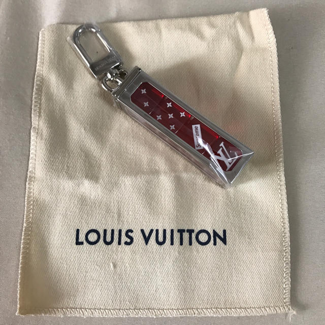 LOUIS VUITTON(ルイヴィトン)のLouis Vuitton Supreme Dice Keychain メンズのファッション小物(キーホルダー)の商品写真