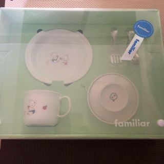 ファミリア(familiar)の離乳食食器セット(離乳食器セット)