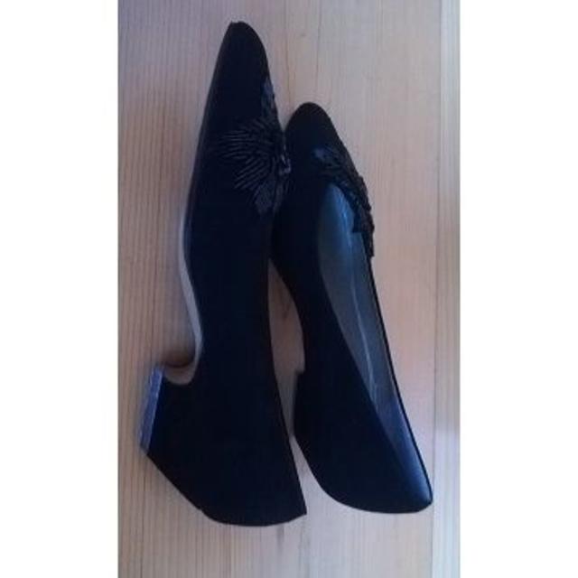 MEDA(メダ)のＭａｄａｍｅ　ＧＲＥＣＯ　マダムグレコ　黒 ビーズ装飾パンプス ２２㎝ レディースの靴/シューズ(ハイヒール/パンプス)の商品写真