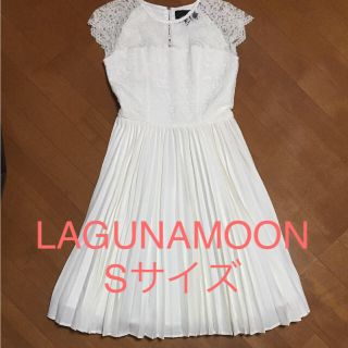 ラグナムーン(LagunaMoon)のLAGUNAMOON 白ワンピース(ひざ丈ワンピース)