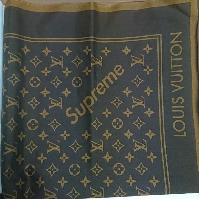 LOUIS VUITTON(ルイヴィトン)のLOUIS VUITTON × Supreme BANDANA メンズのファッション小物(バンダナ/スカーフ)の商品写真