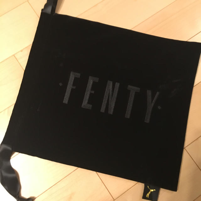 PUMA(プーマ)のPUMA FENTY レディースのファッション小物(その他)の商品写真