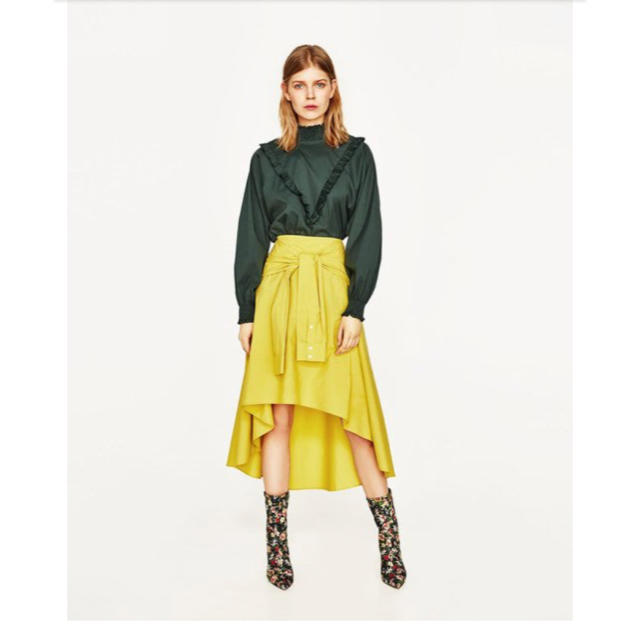 ZARA(ザラ)のnatu様専用 ZARA アシンメトリーイエロースカート レディースのスカート(ひざ丈スカート)の商品写真