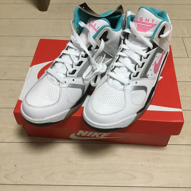 NIKE(ナイキ)のNIKE air flight light low メンズの靴/シューズ(スニーカー)の商品写真