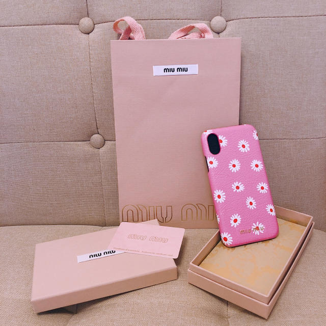 miumiu - miumiu iPhoneXケースの通販 by ひとみん's shop｜ミュウ ...