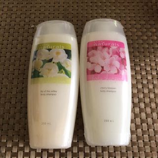 エイボン(AVON)のエイボン フローラルボディシャンプー(その他)