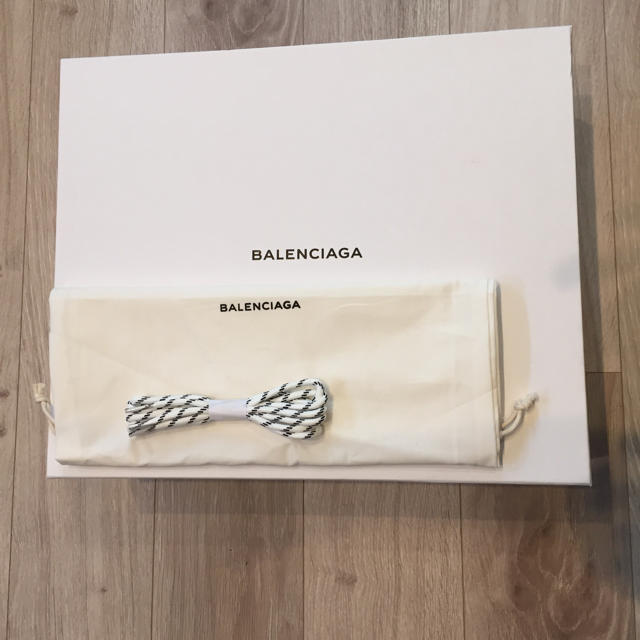 Balenciaga(バレンシアガ)のゆりぽこ様専用 balenciaga triple s pink EU40  レディースの靴/シューズ(スニーカー)の商品写真