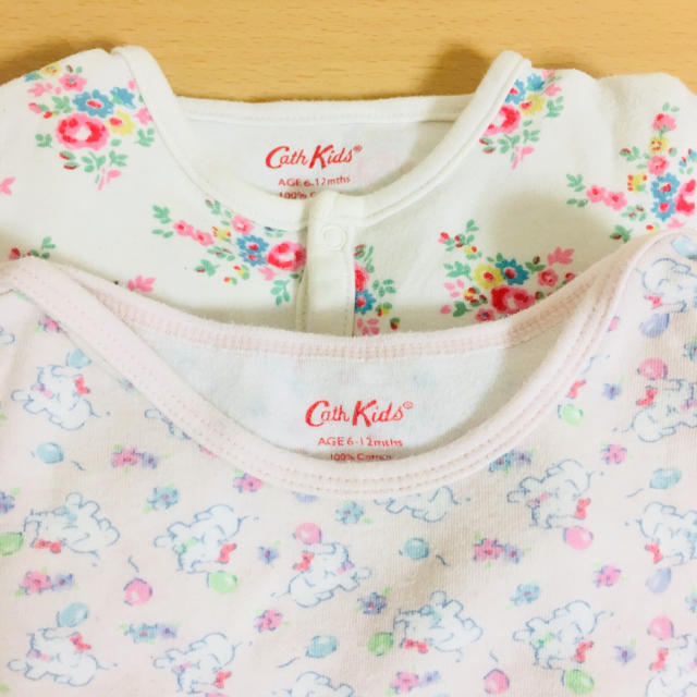 Cath Kidston(キャスキッドソン)の1枚400円☆キャスキッドソン☆2点セット ロンパース キッズ/ベビー/マタニティのベビー服(~85cm)(ロンパース)の商品写真