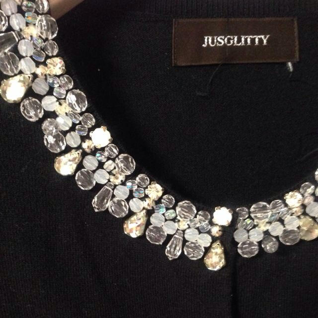 JUSGLITTY(ジャスグリッティー)の今期ジャスグリ衿ぐりビジュー刺繍カーデ レディースのトップス(シャツ/ブラウス(長袖/七分))の商品写真
