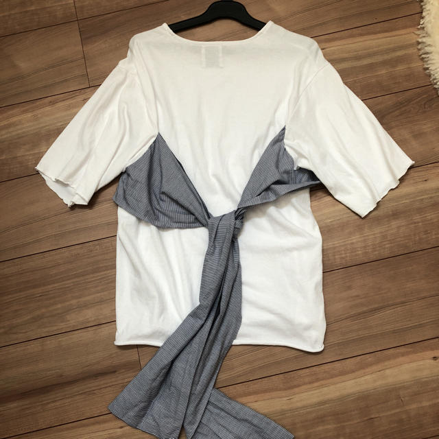 Ameri VINTAGE(アメリヴィンテージ)の水曜までのお値下げ アメリヴィンテージ  Tシャツ リボン カットソー レディースのトップス(Tシャツ(半袖/袖なし))の商品写真