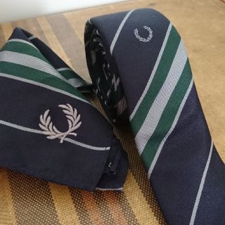 フレッドペリー(FRED PERRY)のFRED PERRY ナロータイ チーフ(ネクタイ)