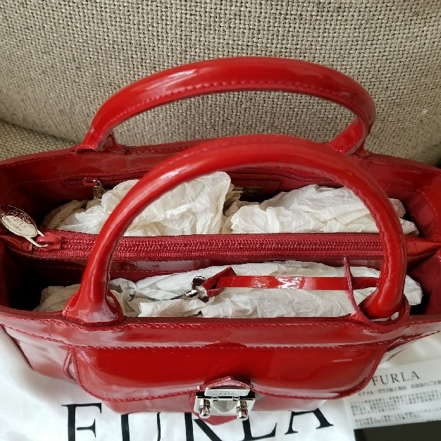 Furla(フルラ)のFURLA　エナメルバッグ レディースのバッグ(ハンドバッグ)の商品写真