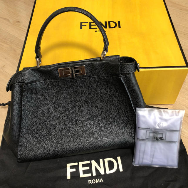 FENDI - フェンディ FENDI ピーカブーセレリア 黒の通販 by m's shop ...