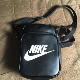 ナイキ(NIKE)のナイキショルダーバッグ黒(ショルダーバッグ)