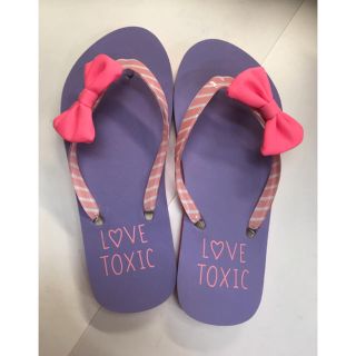 ラブトキシック(lovetoxic)のラブトキシック LOVETOXIC ビーチサンダル(サンダル)