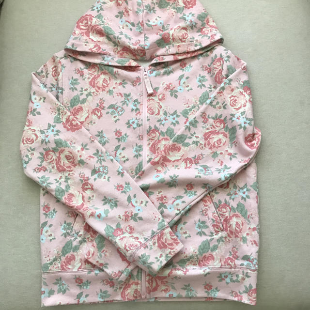 GU(ジーユー)の花柄パーカー♡150 キッズ/ベビー/マタニティのキッズ服女の子用(90cm~)(ジャケット/上着)の商品写真