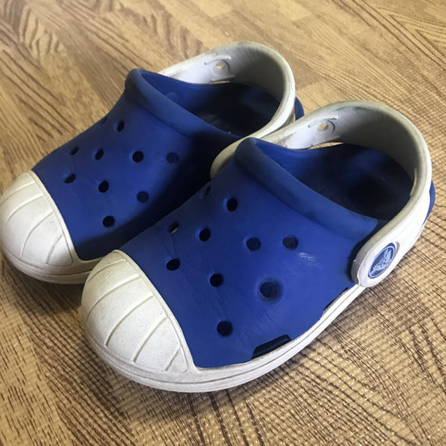 crocs(クロックス)のクロックス15センチ キッズ/ベビー/マタニティのキッズ靴/シューズ(15cm~)(サンダル)の商品写真