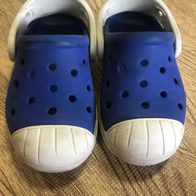 crocs(クロックス)のクロックス15センチ キッズ/ベビー/マタニティのキッズ靴/シューズ(15cm~)(サンダル)の商品写真