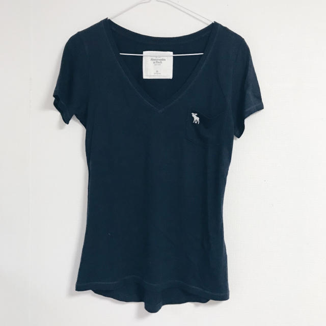 Abercrombie&Fitch(アバクロンビーアンドフィッチ)のAbercrombie&fitch ワンポイントTシャツ レディースのトップス(Tシャツ(半袖/袖なし))の商品写真