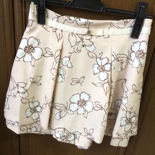 ミッシュマッシュ(MISCH MASCH)のMISCH MASCH ウエストリボン付き花柄ショートパンツ(ショートパンツ)