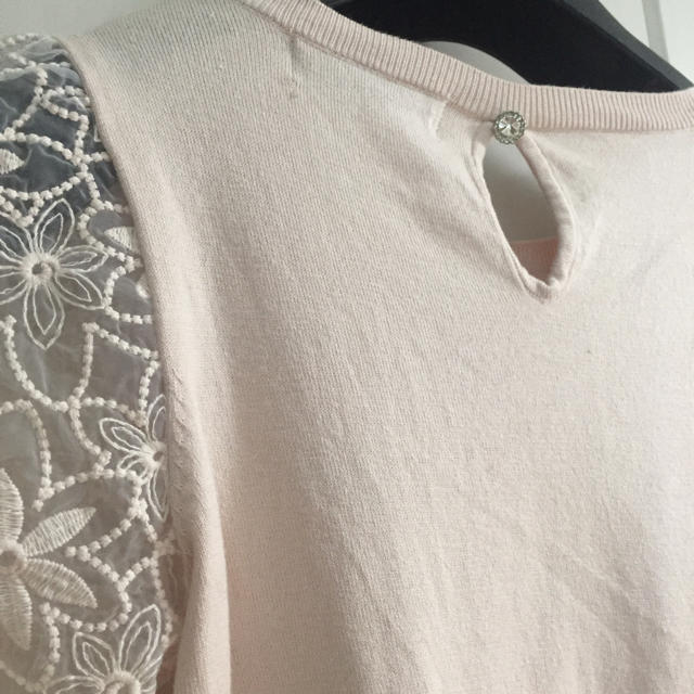 Rirandture(リランドチュール)のRirandture 袖フラワー刺繍透けニット レディースのトップス(ニット/セーター)の商品写真
