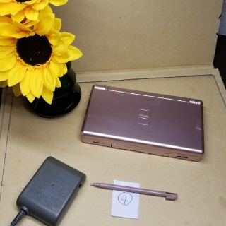 ニンテンドーDS(ニンテンドーDS)のds liteセット　メタリックロゼ(４)(携帯用ゲーム機本体)