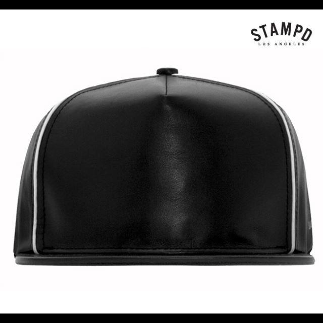 Stampd美品STAMPDオールラムレザースナップバックキャップ