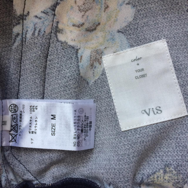 ViS(ヴィス)のViS ブルゾン  フラワー 花柄 レディースのジャケット/アウター(ブルゾン)の商品写真