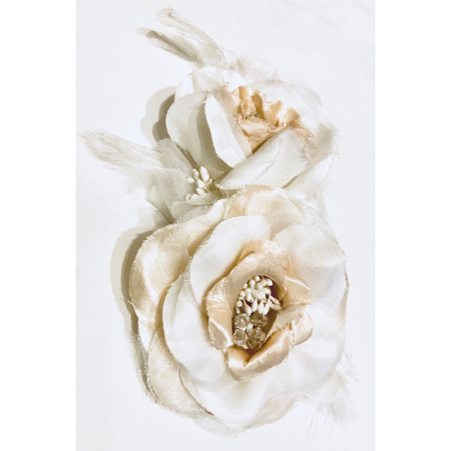 髪飾り 白 花 オフホワイト ゴールド ヘアアクセサリー 花 未使用品の通販 By フレグランス ラクマ 髪飾り 白 花 オフホワイト ゴールド ヘアアクセサリー 花 未使用品の通販 By フレグランス ラクマ