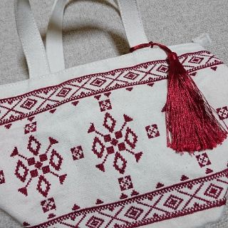 刺繍タッセルトートバッグ(トートバッグ)