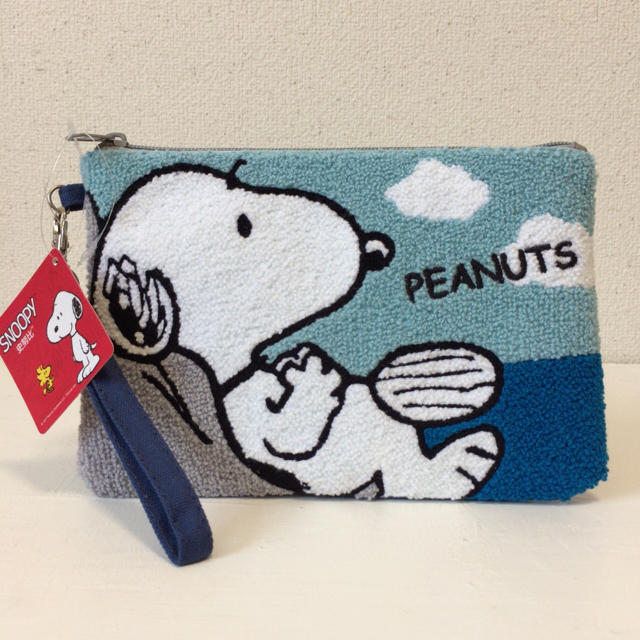 PEANUTS - 新品 未使用 タグ付き スヌーピー PEANUTS ピーナッツ ポーチの通販 by Gekko Gecko｜ピーナッツならラクマ