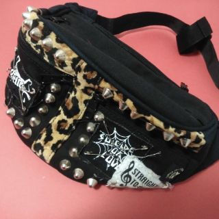 ヘルキャットパンクス(HELLCATPUNKS)のはいたん様専用/ヒョウ柄スタッズヒップバッグ(ボディバッグ/ウエストポーチ)