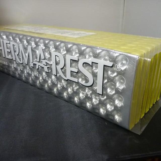 THERMAREST(サーマレスト)の【B級品】Thermarest　サーマレスト Zライト ソル R（レギュラー） スポーツ/アウトドアのアウトドア(寝袋/寝具)の商品写真