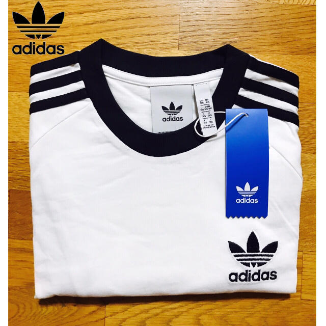 adidas(アディダス)の翌日発送【大人気】adidas originals カルフォルニアTシャツ新品 メンズのトップス(Tシャツ/カットソー(半袖/袖なし))の商品写真