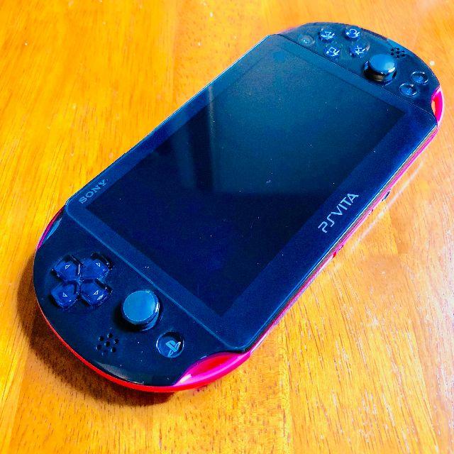 PlayStation Vita(プレイステーションヴィータ)の【送料込】PSVita PCH-2000 エンタメ/ホビーのゲームソフト/ゲーム機本体(携帯用ゲーム機本体)の商品写真