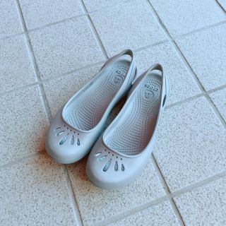 クロックス(crocs)のcrocs♡フラットシューズ♡シルバー(サンダル)