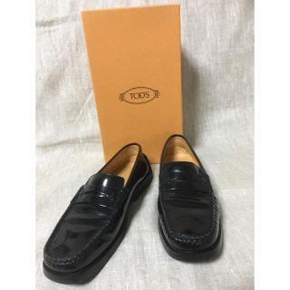 トッズ(TOD'S)のTOD‘S ドライビングシューズ  ローファー(ローファー/革靴)