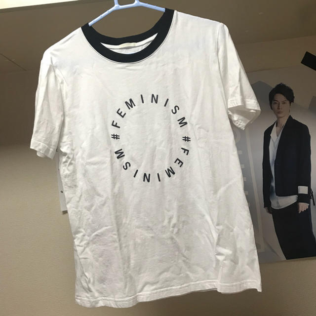 GU(ジーユー)のGU グラフィックTシャツ レディースのトップス(Tシャツ(半袖/袖なし))の商品写真